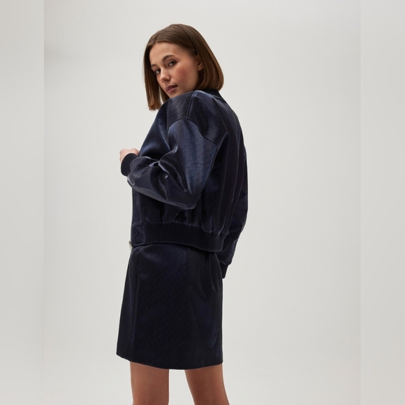 NWT ! LEO & UGO Gina Jacket Navy Blue Glossy Size 5 = XL Perfect For Fall ! - Picture 16 of 16